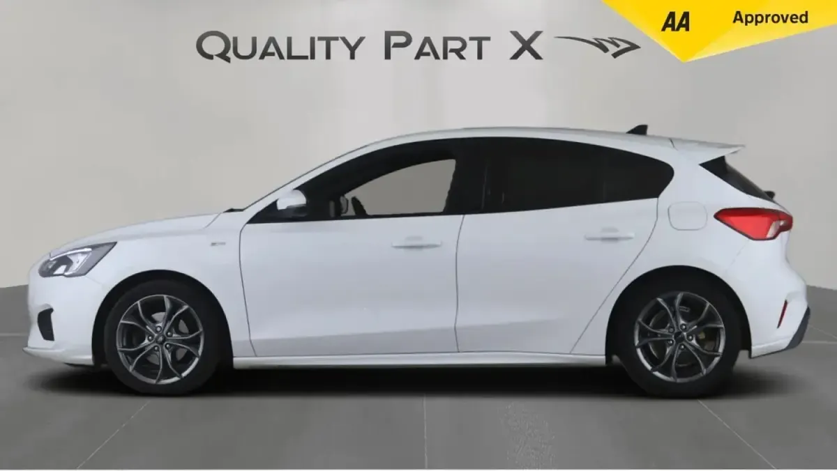 Begagnad Ford Focus ST-Line 2020 Vit Halvkombi