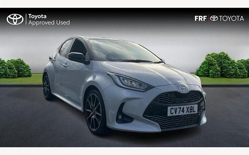 Used 2025 Toyota Yaris Hybrid Sport Hatchback | £23,290 (Fair price) - Image 1/4