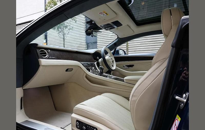 Used Bentley Flying Spur 635 HP (467 kW) 2020 Black Sedan