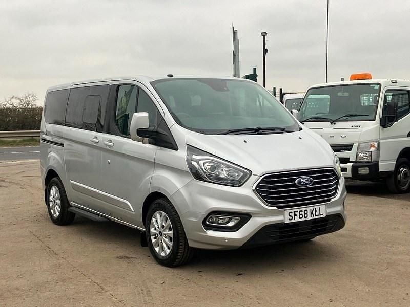 Used Ford Tourneo Custom Titanium 130 HP (95 kW) 2018 Silver Van