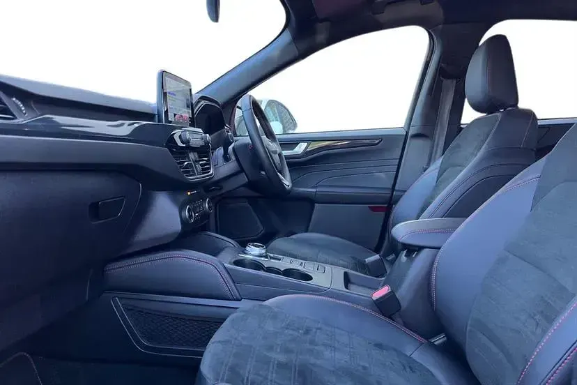 Used Ford Kuga ST-Line 190 HP (139 kW) 2023 Lucid red SUV