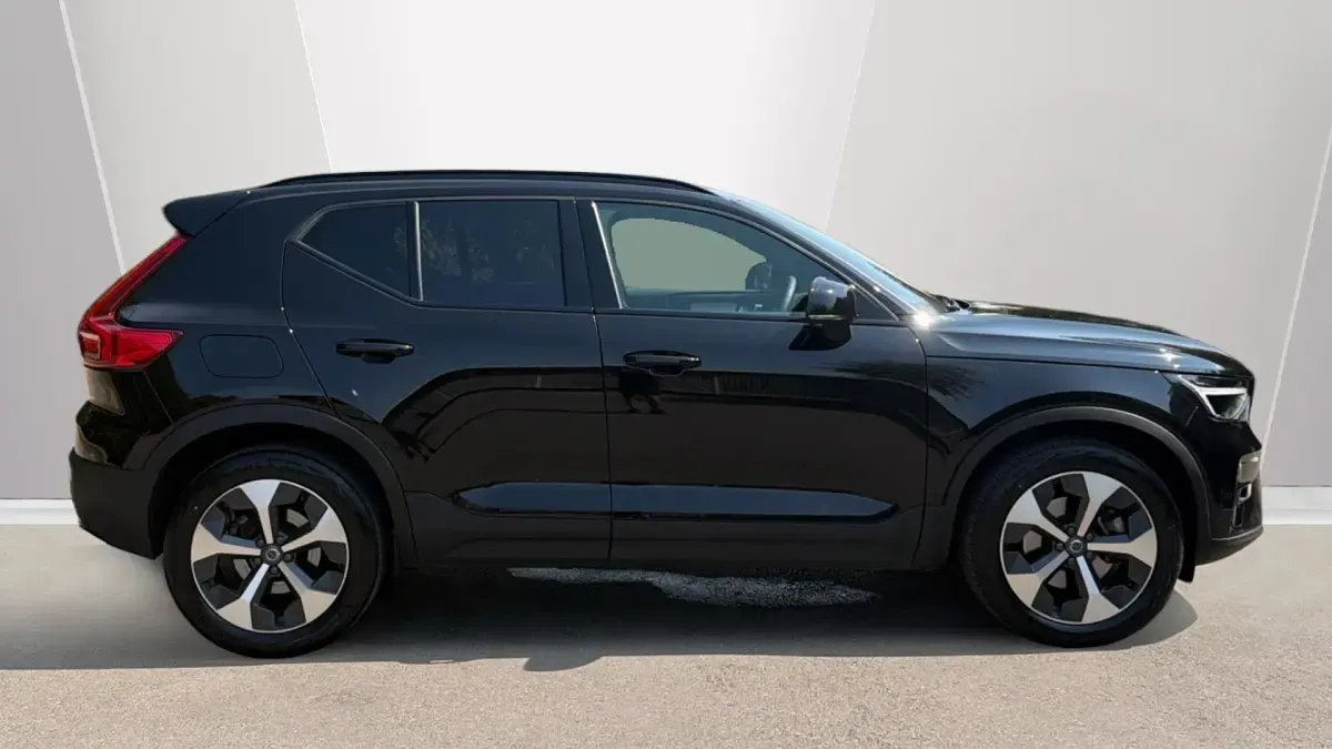 Used Volvo XC40 Plus 163 HP (119 kW) 2025 Black SUV