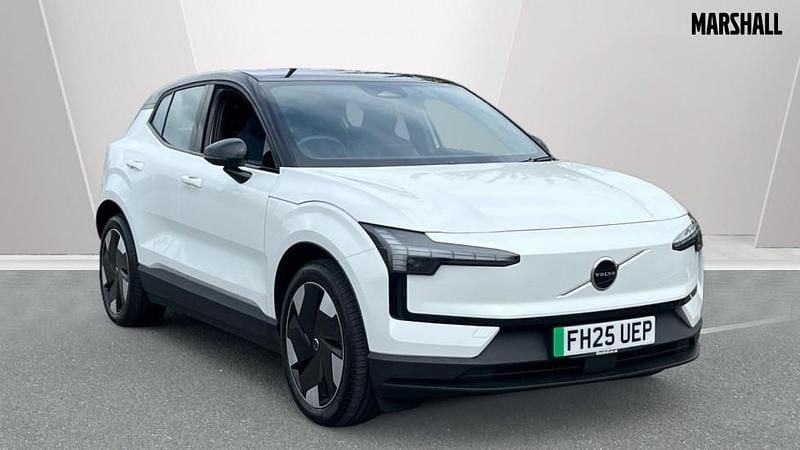 Metallic crystal white Used 2024 Volvo EX30 Performance SUV | £30,028 (Good price) - Image 1/4