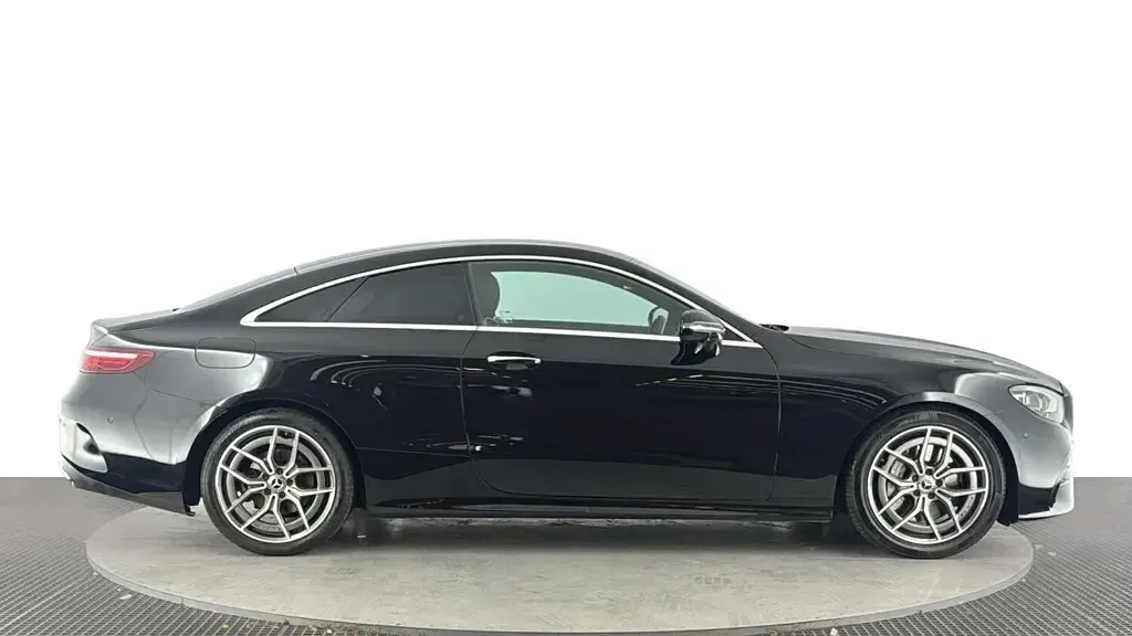 Used Mercedes E300 AMG Line Premium 272 HP (200 kW) 2021 Black Coupe