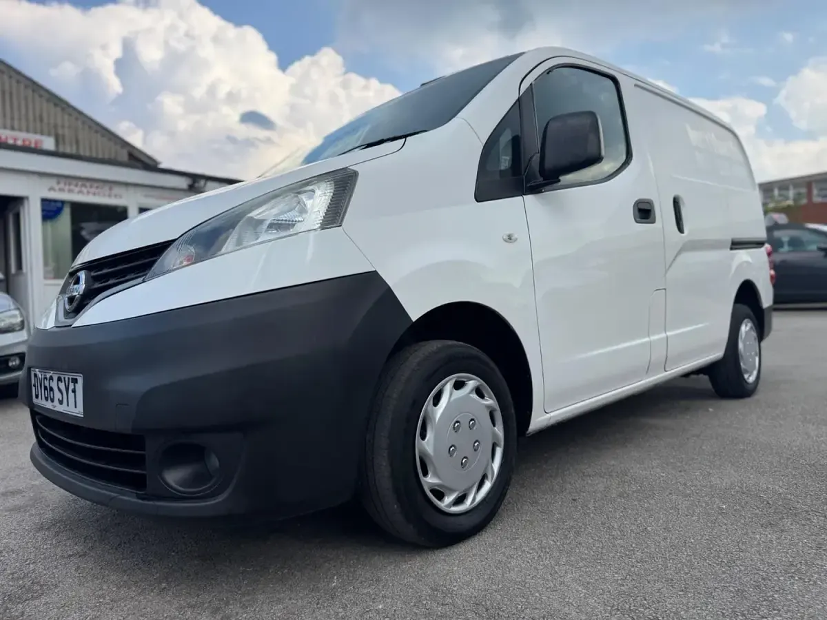 Used Nissan NV200 Acenta 2016 White MPV