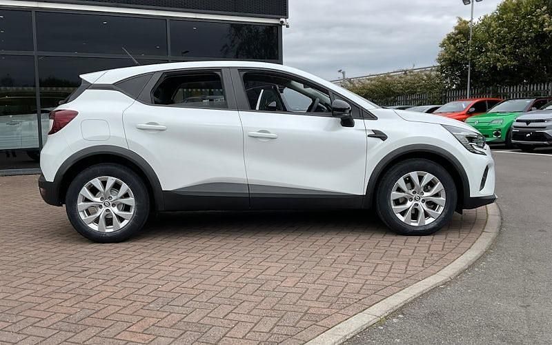Usado Renault Captur Iconic 91 HP (66 kW) 2022 SUV