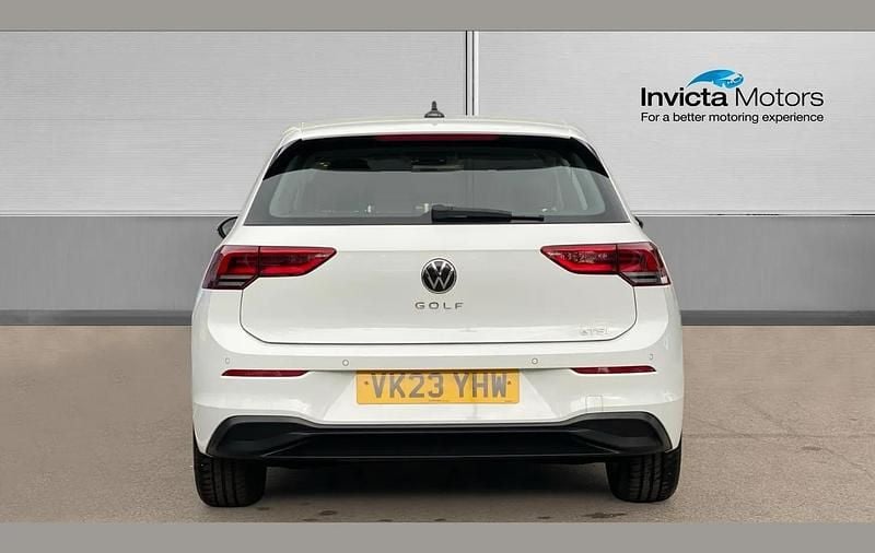 Used VW Golf VIII Life 150 HP (110 kW) 2023 White Hatchback