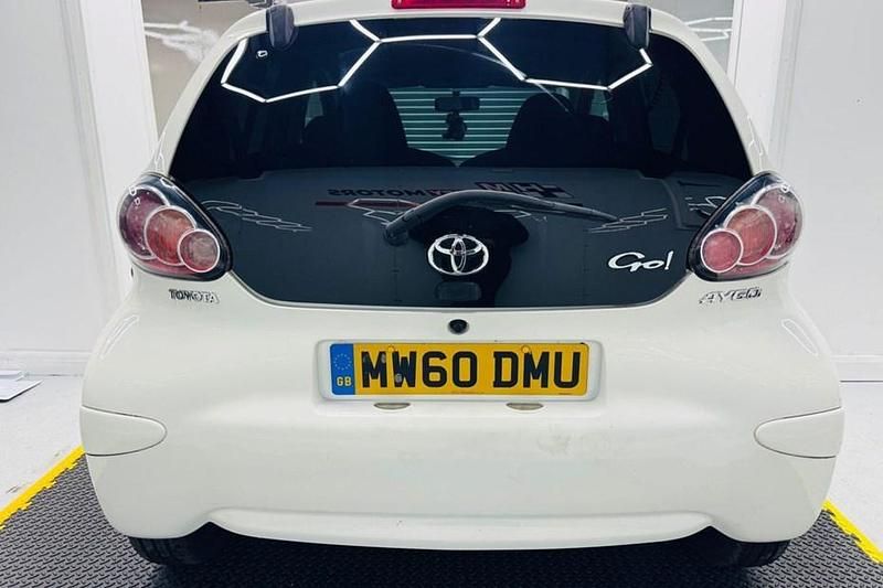 White Used 2011 Toyota Aygo Hatchback | £1,990 (Fair price) - Image 1/1