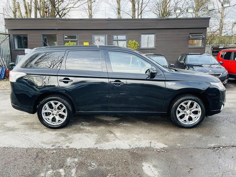Used Mitsubishi Outlander P-HEV 2015 Black Estate