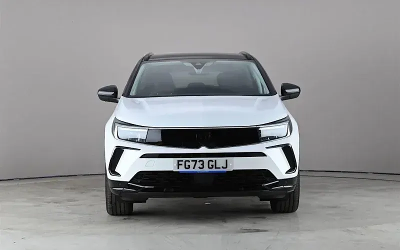 Used Vauxhall Grandland X S 131 HP (96 kW) 2023 White SUV