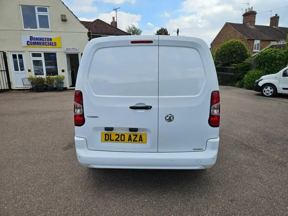 Used Vauxhall Combo Sportive 100 HP (73 kW) 2020 White MPV