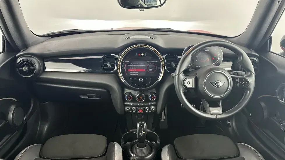 Used Mini Cooper Sport 134 HP (98 kW) 2023 Red Hatchback