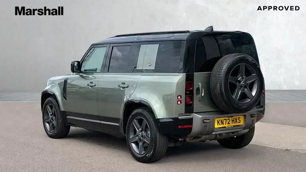 Used Land Rover Defender SE Dynamic 249 HP (183 kW) 2022 Green SUV
