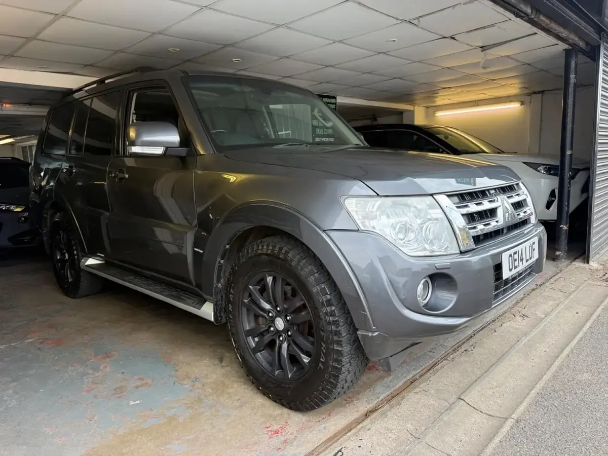 Used Mitsubishi Shogun 2014 Grey SUV