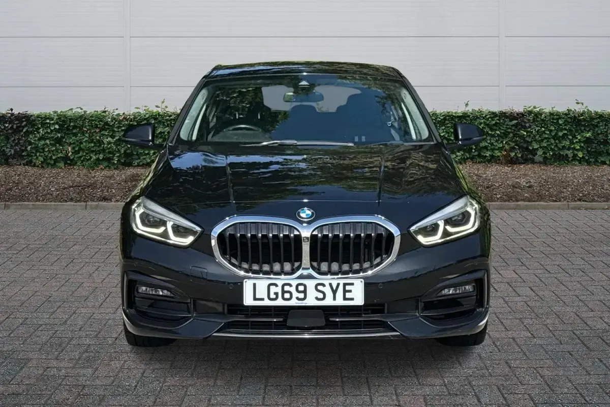 Used BMW 118 Sport Line 2019 Black Hatchback