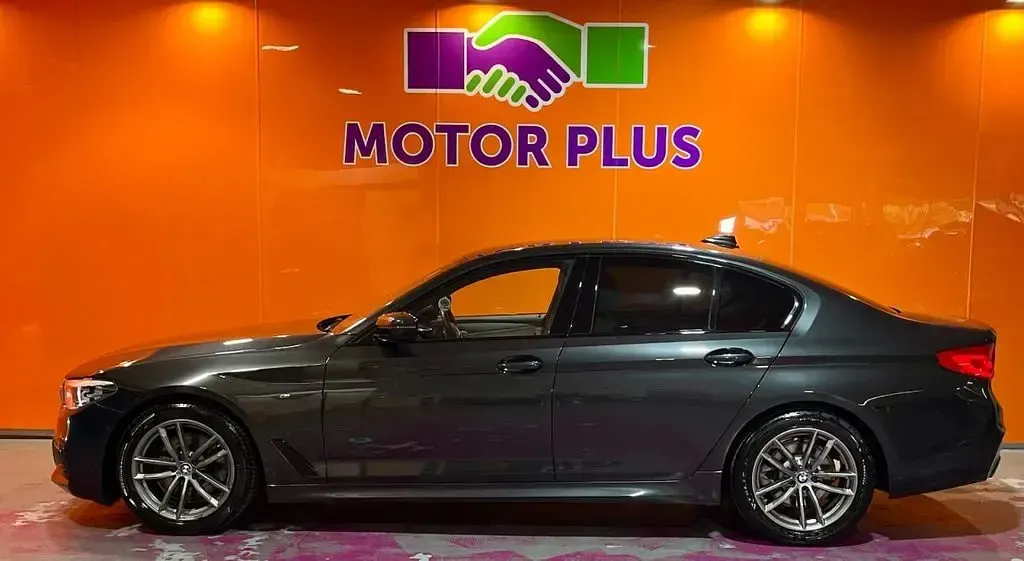 Begagnad BMW 520 M Sport 190 HK (139 kW) 2020 Grå Sedan