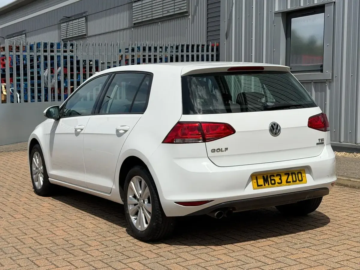 Used VW Golf VII SE 2013 White Hatchback