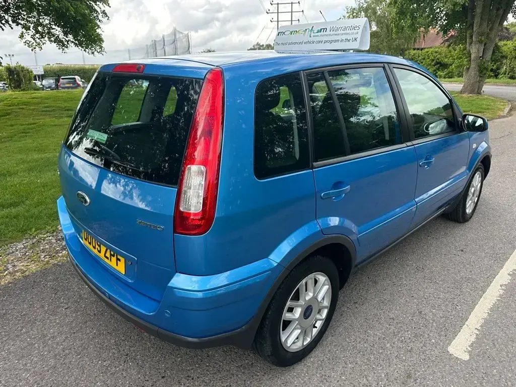 Used Ford Fusion Zetec 80 HP (58 kW) 2009 Blue Hatchback