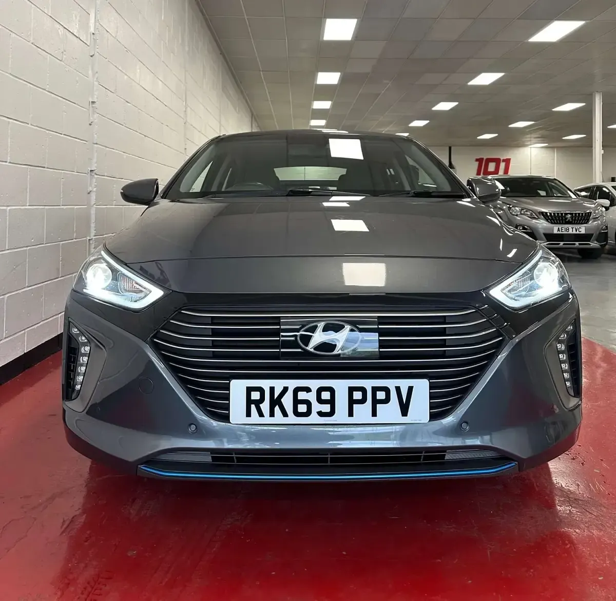 Used Hyundai Ioniq Premium SE 141 HP (103 kW) 2020 Grey Hatchback