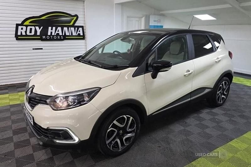 Cream/black Used 2018 Renault Captur Iconic SUV | £6,995 (Good price) - Image 1/1
