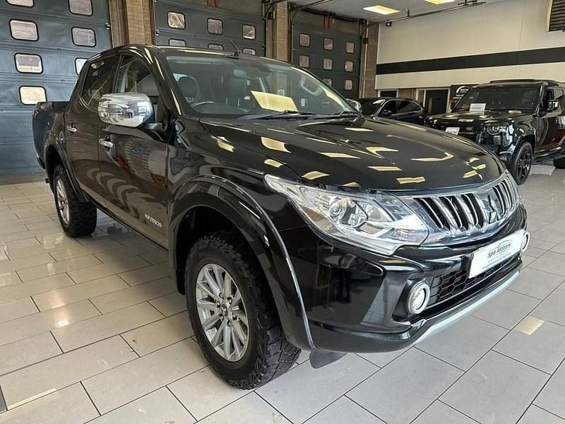 Black Used 2015 Mitsubishi L200 Warrior Pickup | £11,990 (Fair price) - Image 1/4