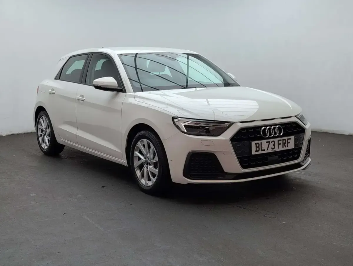 Used Audi A1 Sportback Sport 95 HP (69 kW) 2023 White Hatchback