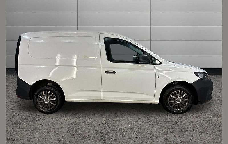Used VW Caddy 73 HP (53 kW) 2022 White MPV