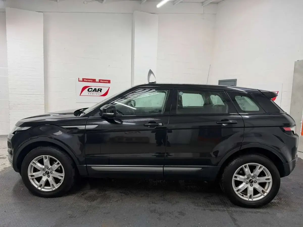 Used Land Rover Range Rover evoque Pure 150 HP (110 kW) 2012 Black SUV
