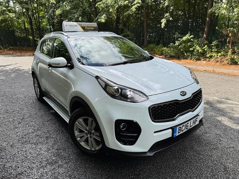 White Used 2016 Kia Sportage 2 SUV | £7,995 (Fair price) - Image 1/4