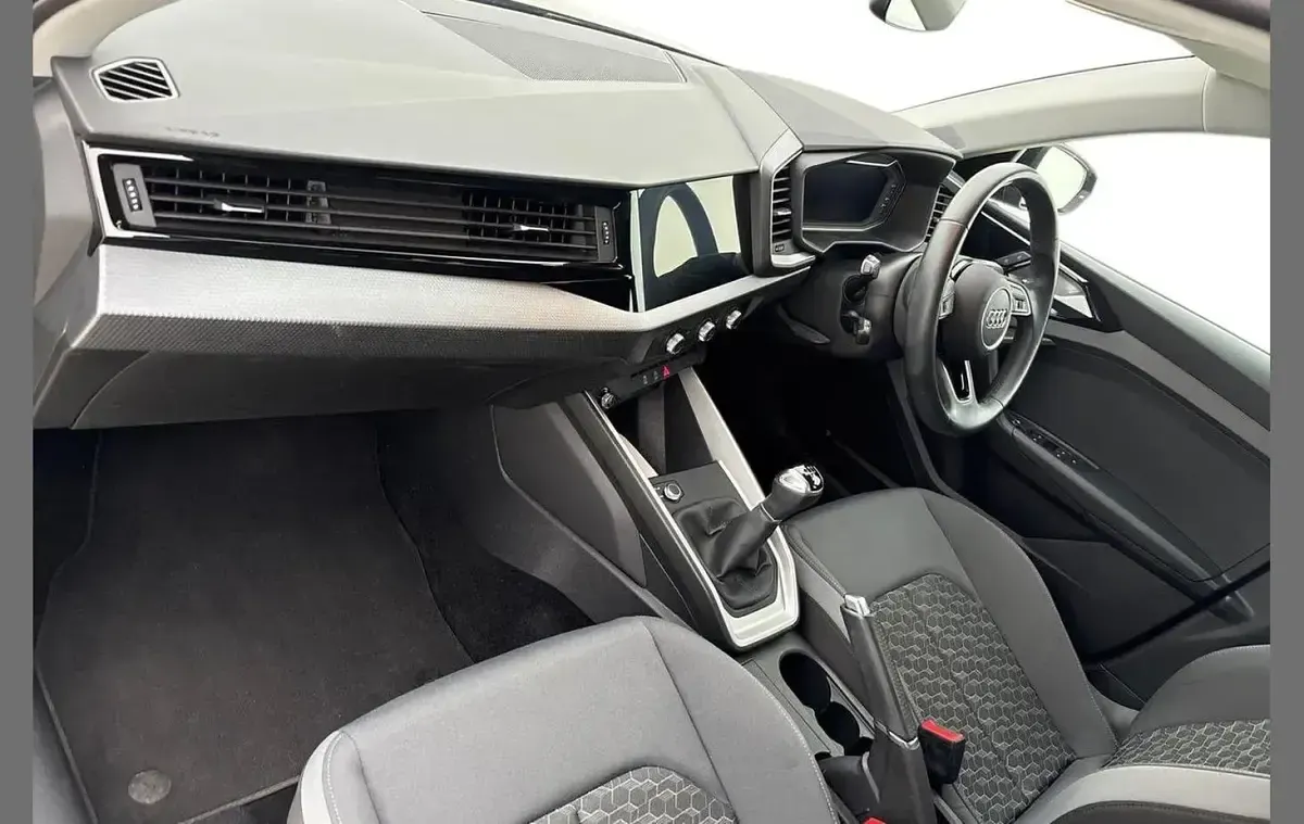 Käytetty Audi A1 Sport 94 HP (69 kW) 2023 Musta Katumaasturi