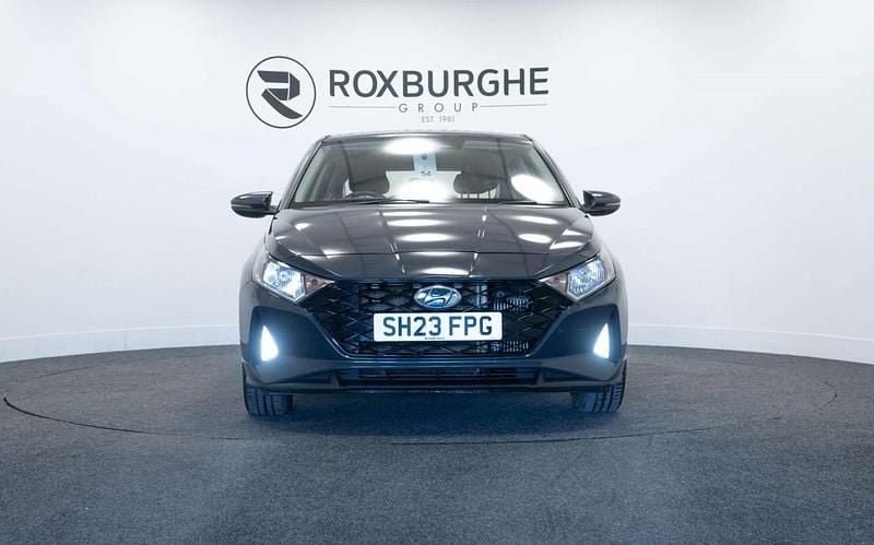 Used Hyundai i20 SE 100 HP (73 kW) 2023 Grey Hatchback