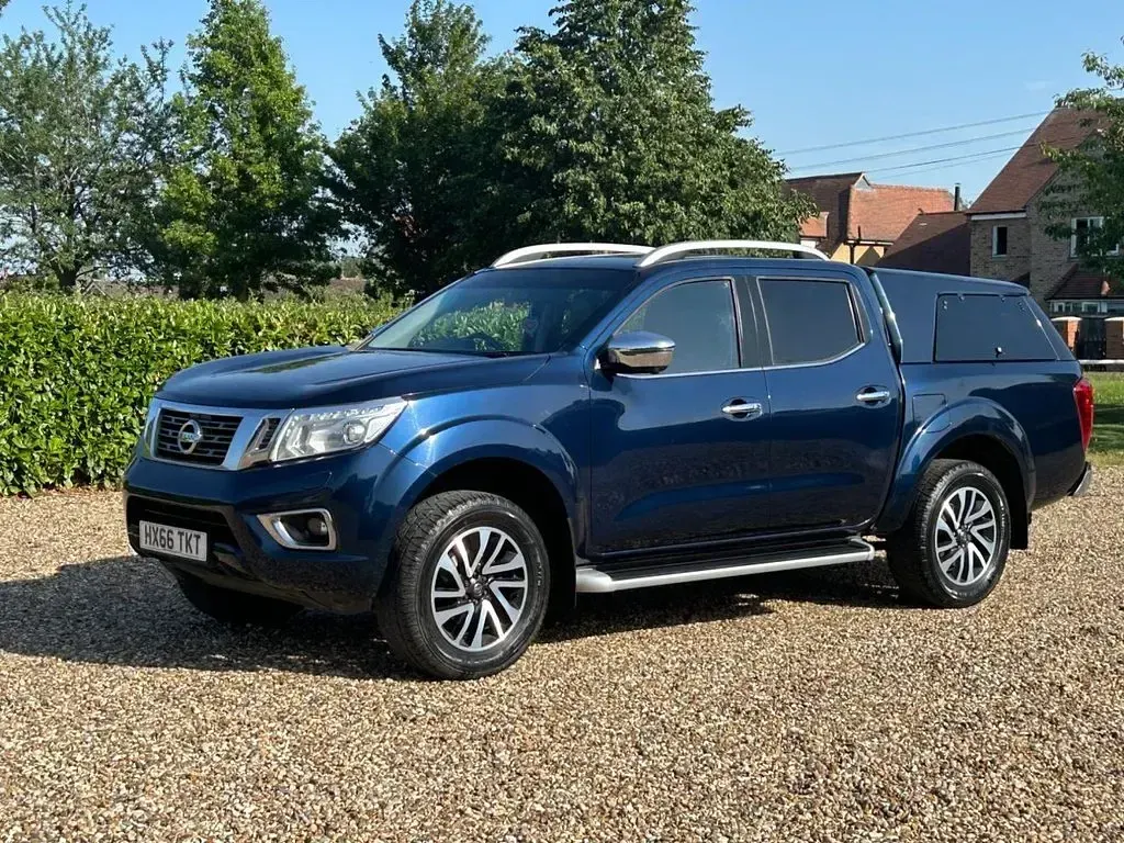 Used Nissan Navara Tekna 190 HP (139 kW) 2016 Blue Pickup