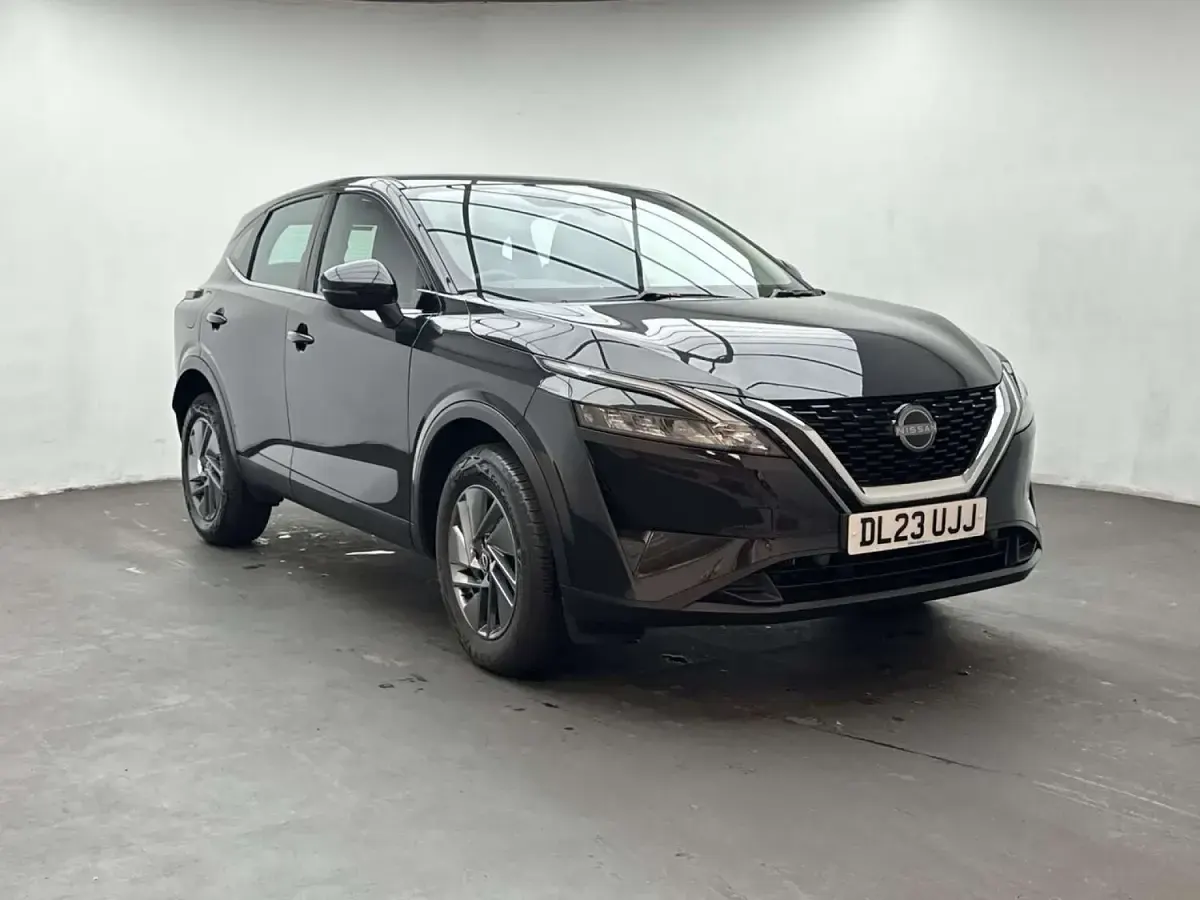 Used Nissan Qashqai Acenta Premium 140 HP (102 kW) 2023 Black SUV