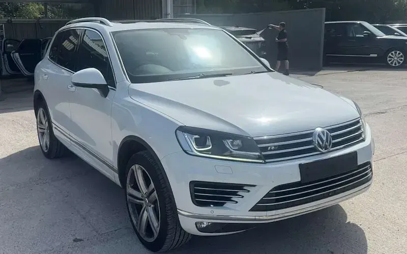 Begagnad VW Touareg R-line Plus 262 HK (192 kW) 2017 SUV