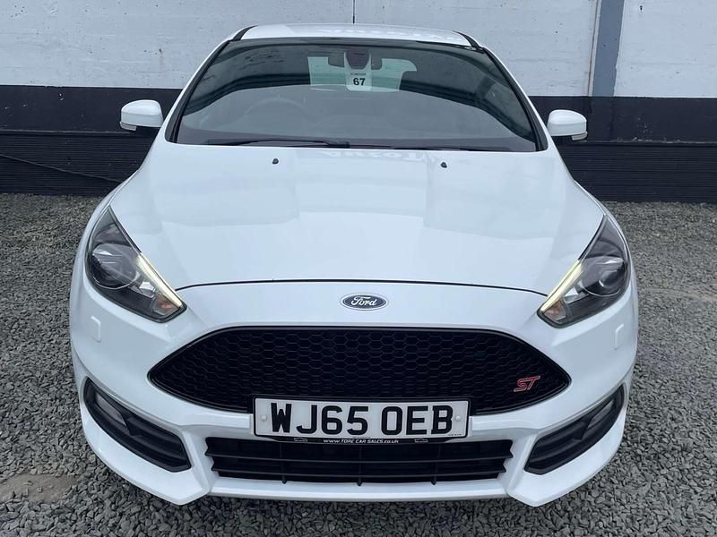 Used Ford Focus ST 2015 White Hatchback