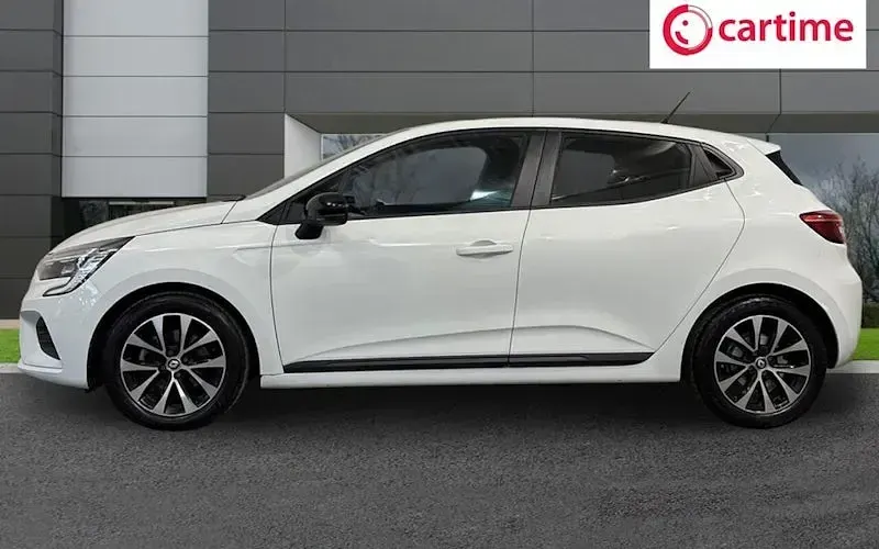 Used Renault Clio Evolution 145 HP (106 kW) 2022 White Hatchback