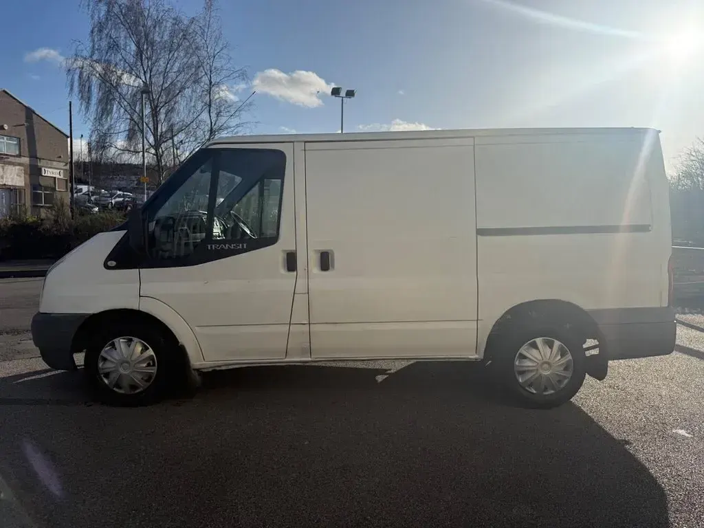 Used Ford Transit 85 HP (62 kW) 2011 White Van