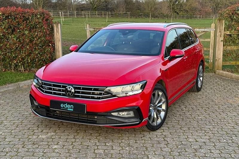 Used VW Passat R-line 200 HP (147 kW) 2021 Red Estate