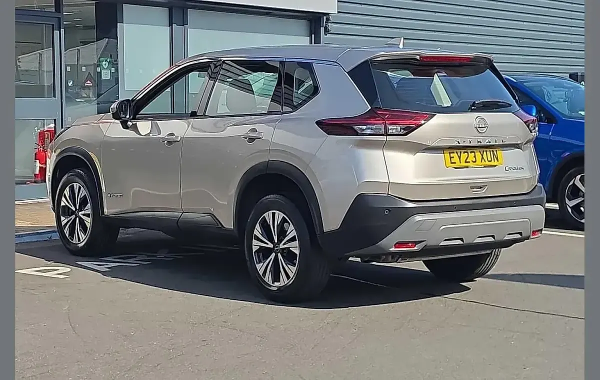 Used Nissan X-Trail Acenta Premium 213 HP (156 kW) 2023 Silver SUV