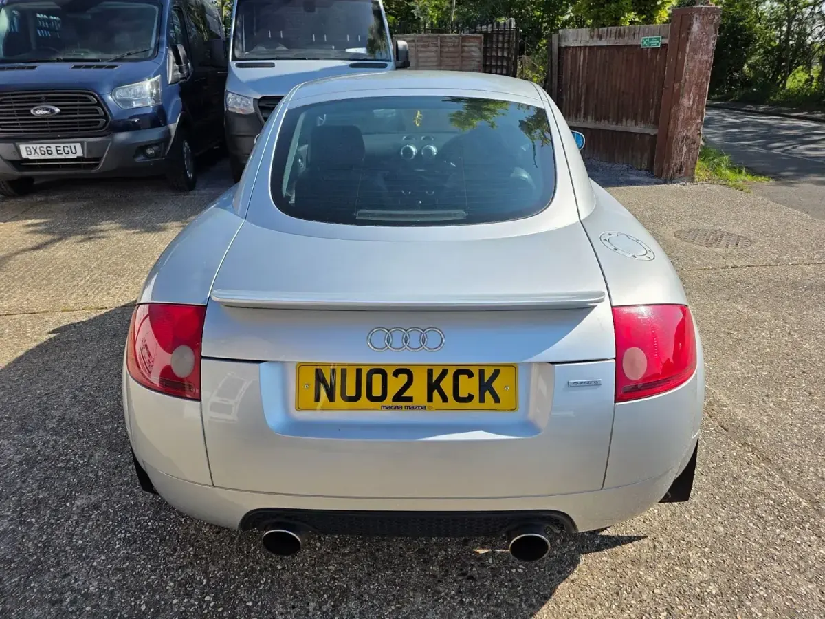 Usado Audi TT 180 HP (132 kW) 2002 Prateado Coupé