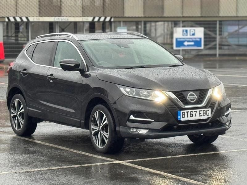 Black Used 2017 Nissan Qashqai N-Connecta SUV | £5,995 (Super price) - Image 1/4