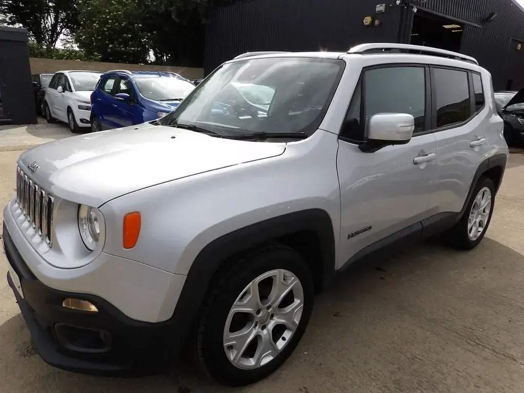 Begagnad Jeep Renegade Limited 120 HK (88 kW) 2015 Grå SUV