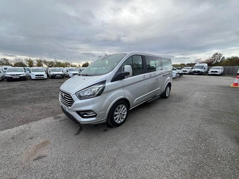 Used Ford Tourneo Titanium 130 HP (95 kW) 2022 Silver MPV