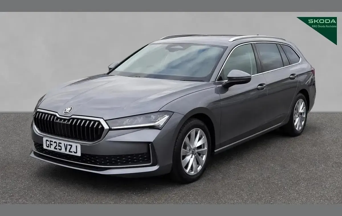 Used Skoda Superb SE Technology 150 HP (110 kW) 2025 Graphite grey metallic Estate