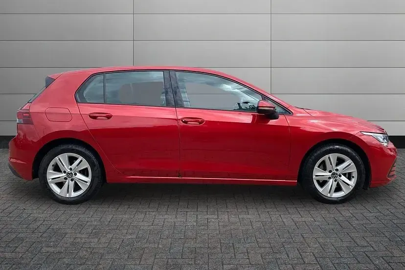 Used VW Golf VIII Life 150 HP (110 kW) 2024 Kings red Hatchback