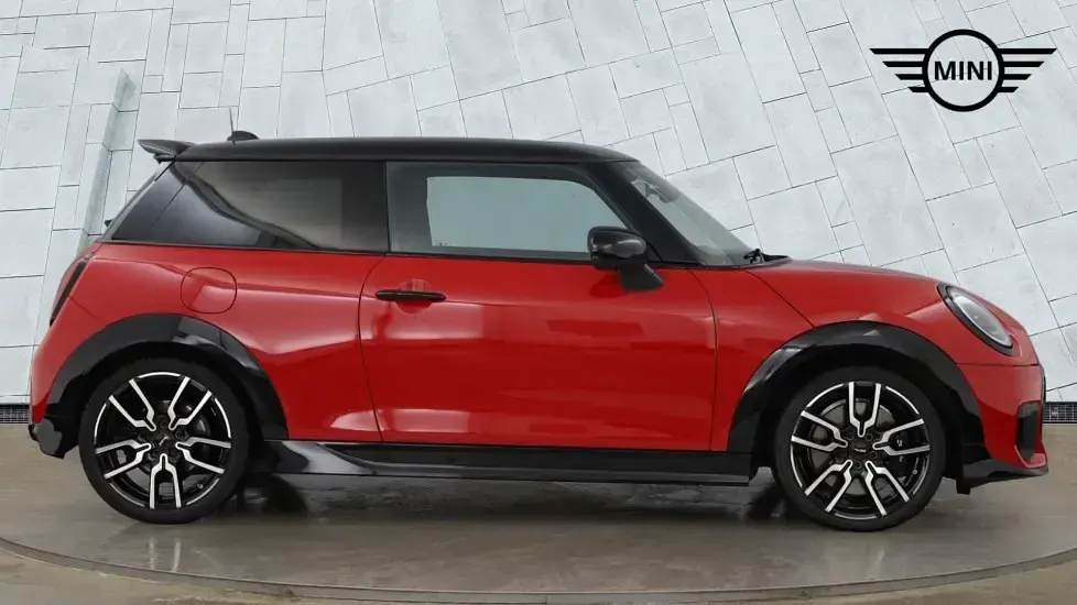 Used Mini Cooper Hatch 154 HP (113 kW) 2024 Red Hatchback