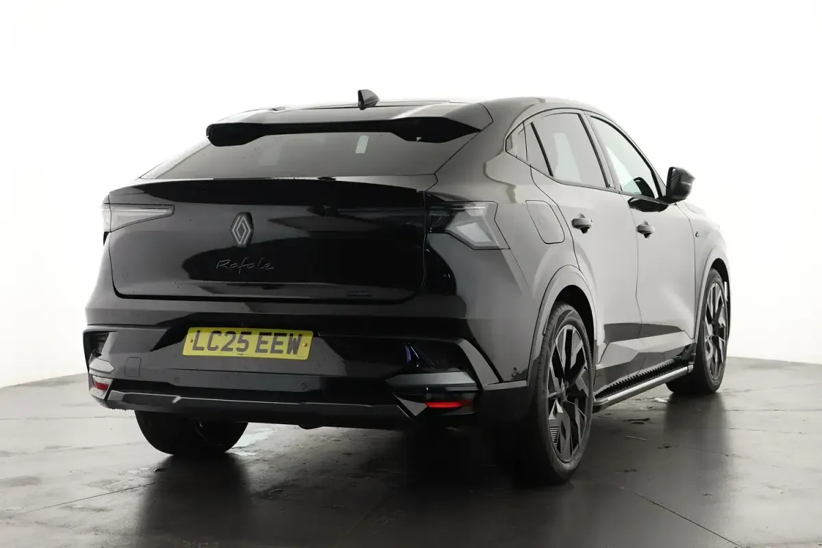 Used Renault Rafale Techno Esprit Alpine 200 HP (147 kW) 2025 Additional metallic  diamond black  SUV