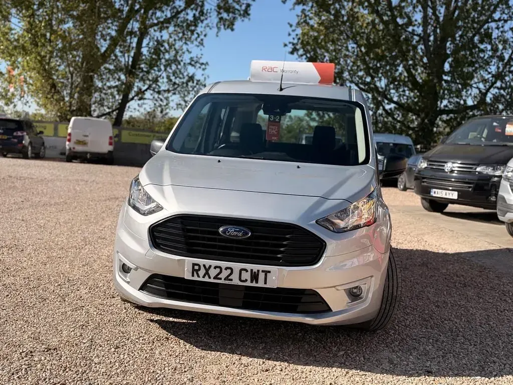 Used Ford Tourneo Connect Zetec 100 HP (73 kW) 2022 Silver MPV