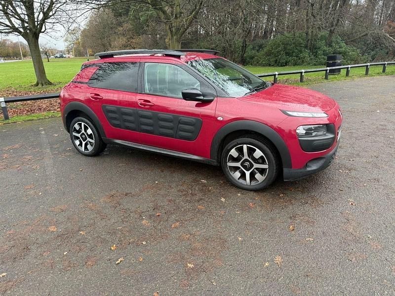 Używany Citroën C4 Cactus Flair 2017 Czerwony Hatchback