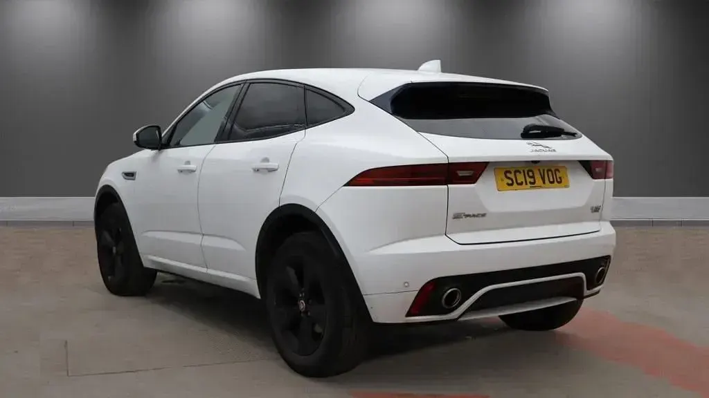 Usado Jaguar E-Pace R-Dynamic 150 HP (110 kW) 2019 Branco SUV